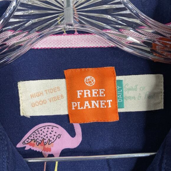 Free Planet Shirt Mens Sz L Blue Pink Flamingo Short Sleeve Button Up Graphic - Picture 3 of 9